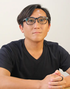 講師