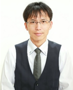 講師